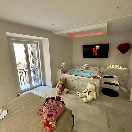 Michy Apartment Napoli Bagian luar foto