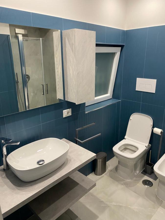 Michy Apartment Napoli Bagian luar foto