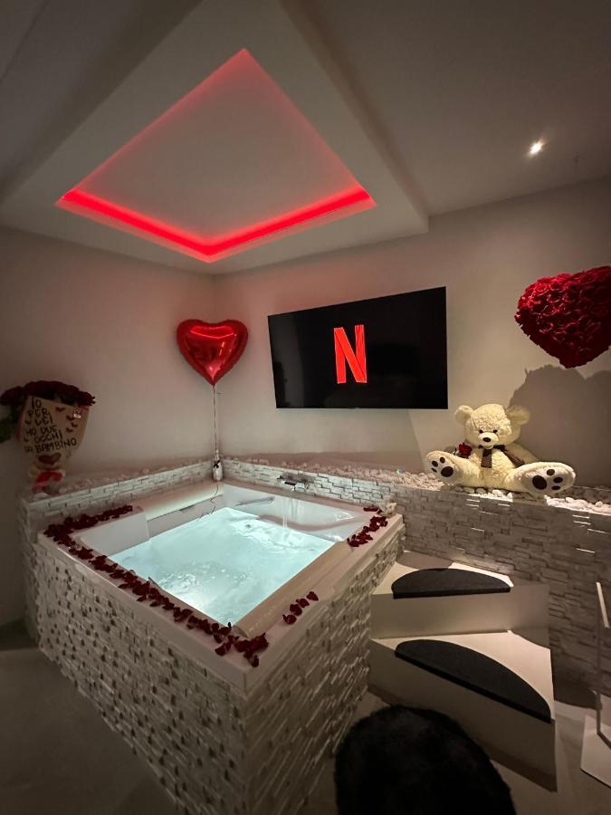 Michy Apartment Napoli Bagian luar foto