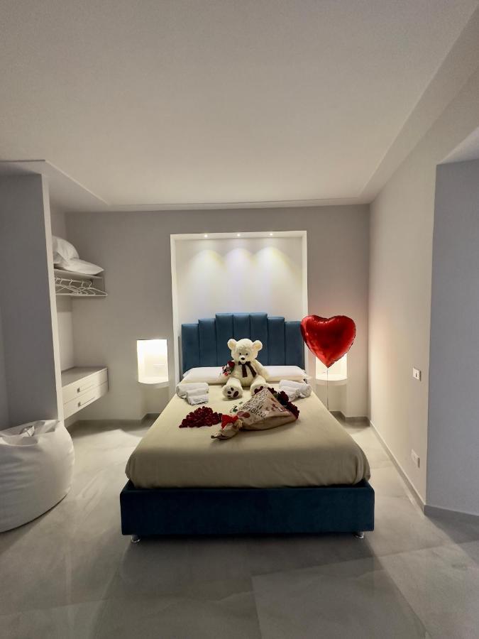 Michy Apartment Napoli Bagian luar foto