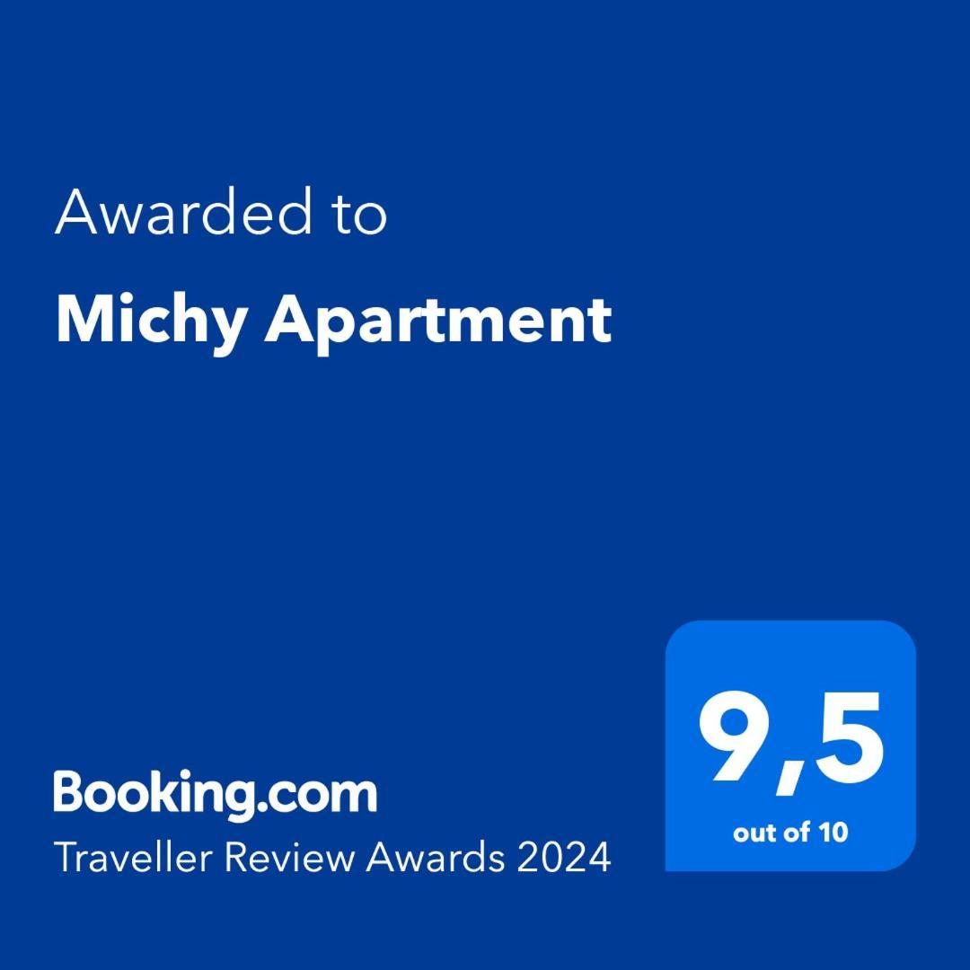 Michy Apartment Napoli Bagian luar foto